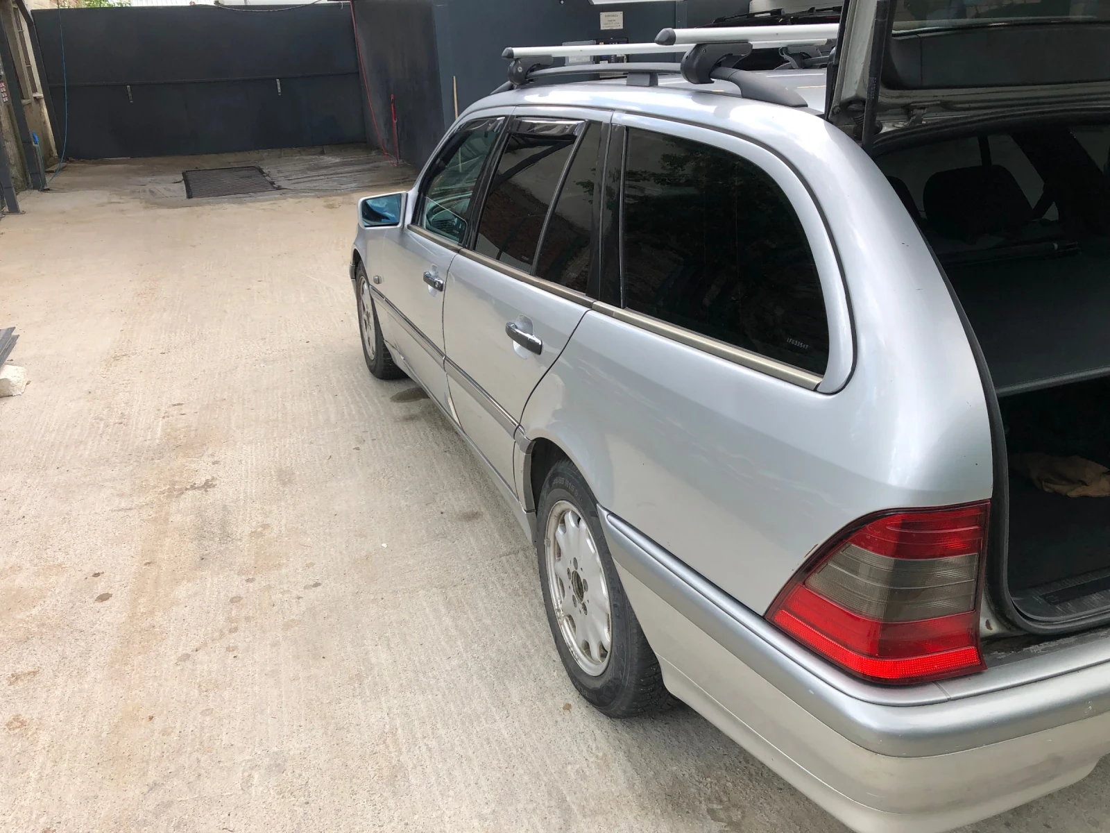 Mercedes-Benz C 200 Kompressor, снимка 4 - Автомобили и джипове - 55207857