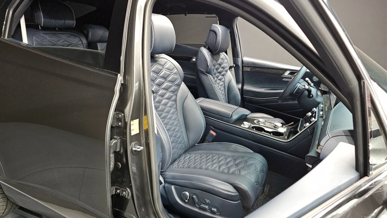 Genesis GV80 Coupe AWD, снимка 15 - Автомобили и джипове - 55406744