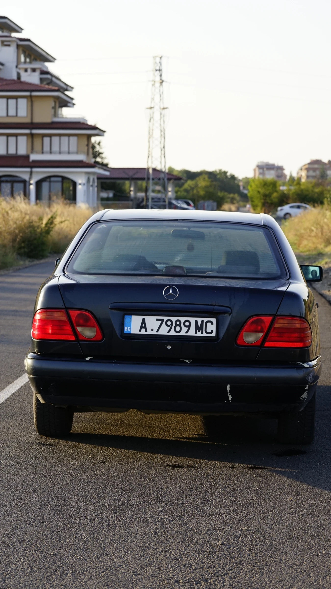 Mercedes-Benz E 200, снимка 5 - Автомобили и джипове - 55823373