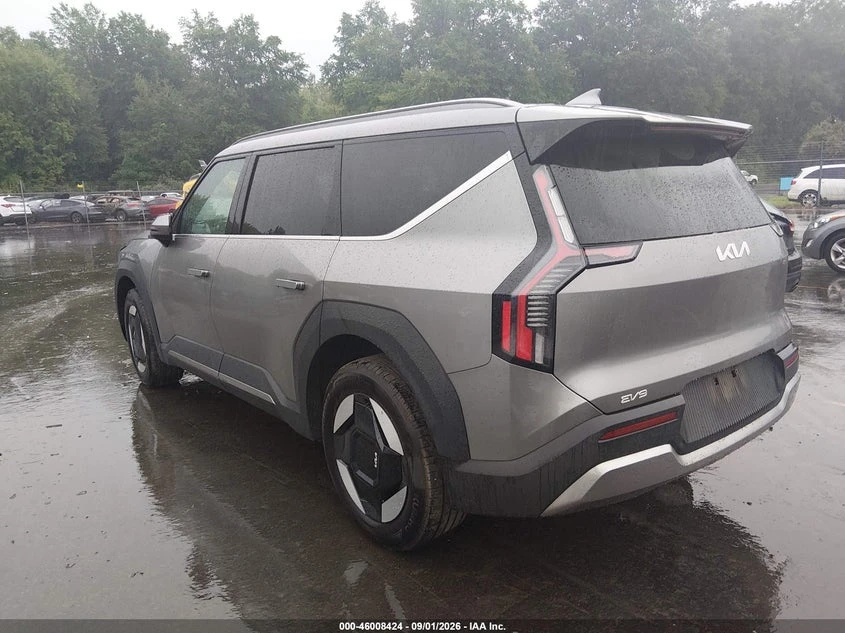 Kia EV9 Wind AWD, снимка 3 - Автомобили и джипове - 56405494