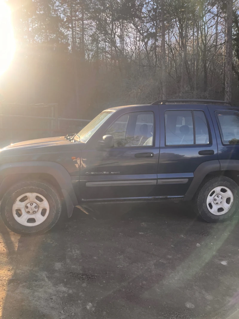 Jeep Cherokee Liberty , снимка 12 - Автомобили и джипове - 49432541