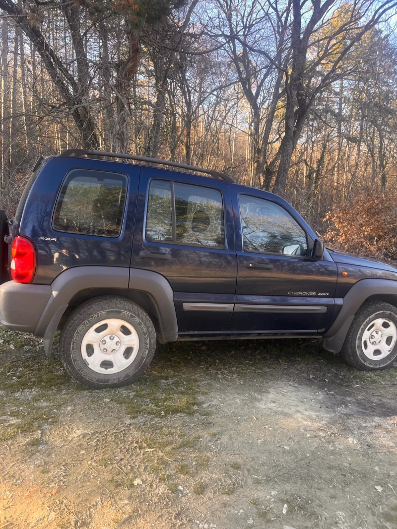 Jeep Cherokee Liberty , снимка 14 - Автомобили и джипове - 49432541