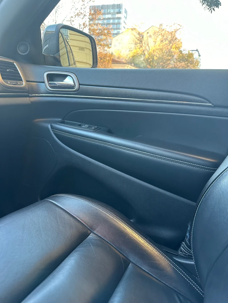 Jeep Grand cherokee, снимка 6 - Автомобили и джипове - 52346873