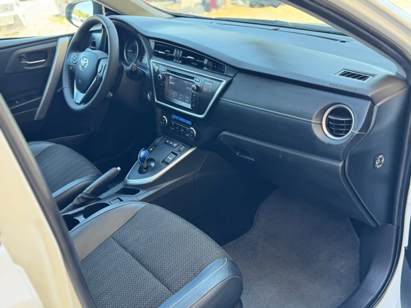 Toyota Auris * 1.8-100* ИТАЛИЯ* ПАНОРАМА* КАМЕРА* КСЕНОН* , снимка 9 - Автомобили и джипове - 50404503
