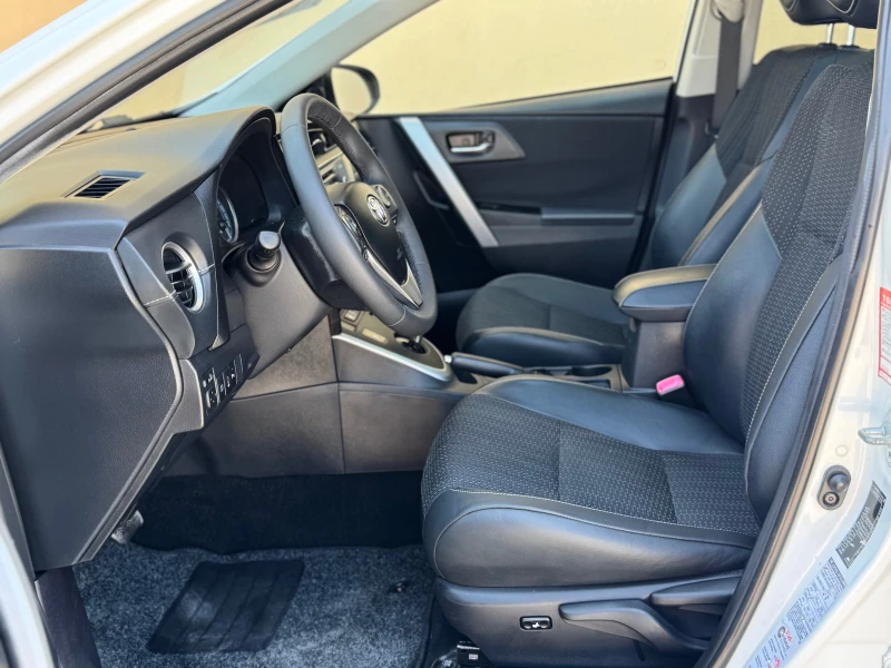 Toyota Auris * 1.8-100* ИТАЛИЯ* ПАНОРАМА* КАМЕРА* КСЕНОН* , снимка 11 - Автомобили и джипове - 50404503