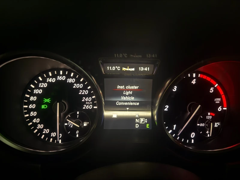 Mercedes-Benz ML 250 PREMIUM * AMG* , снимка 14 - Автомобили и джипове - 52944322