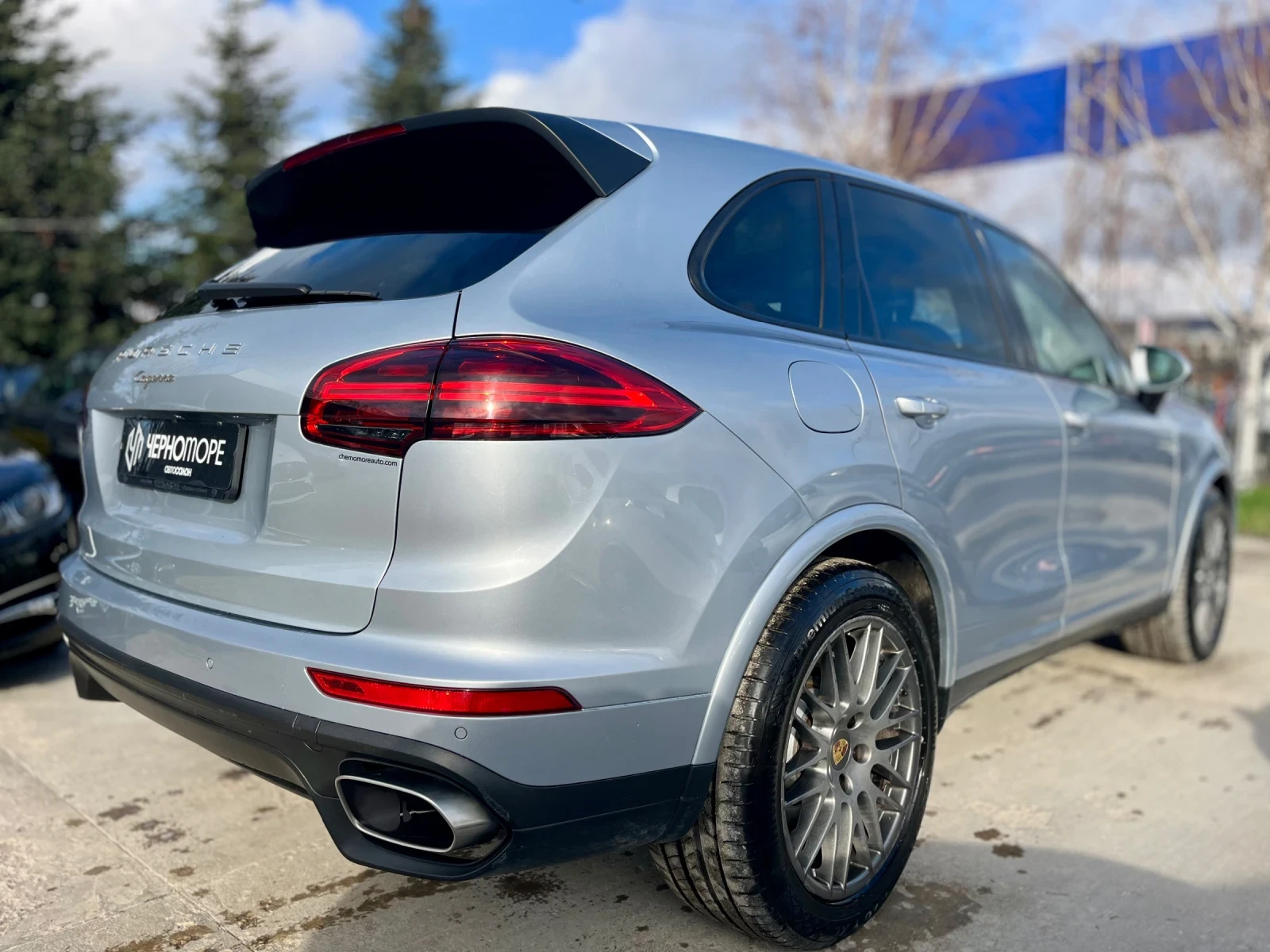 Porsche Cayenne 3.0d V6 Final Platinum Edition AWD Panorama - изображение 6