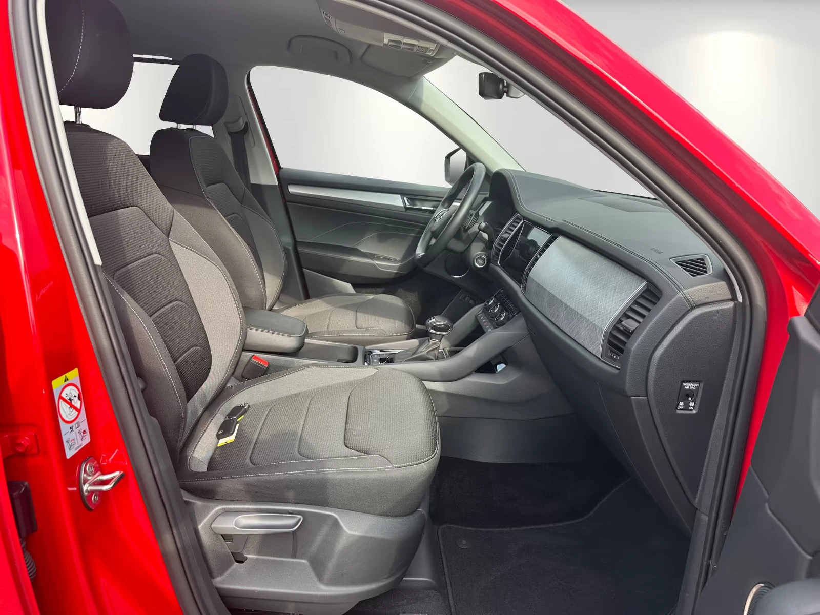 Skoda Kodiaq 2.0TDI/193HP/SELECT/4X4/360/CARPLAY/152z, снимка 11 - Автомобили и джипове - 53824383