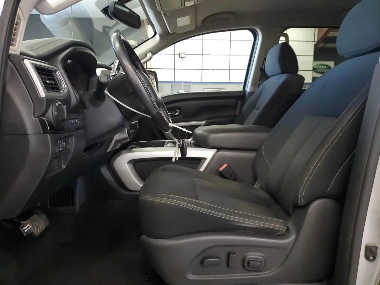 Nissan Titan king SV, снимка 7 - Автомобили и джипове - 53898553