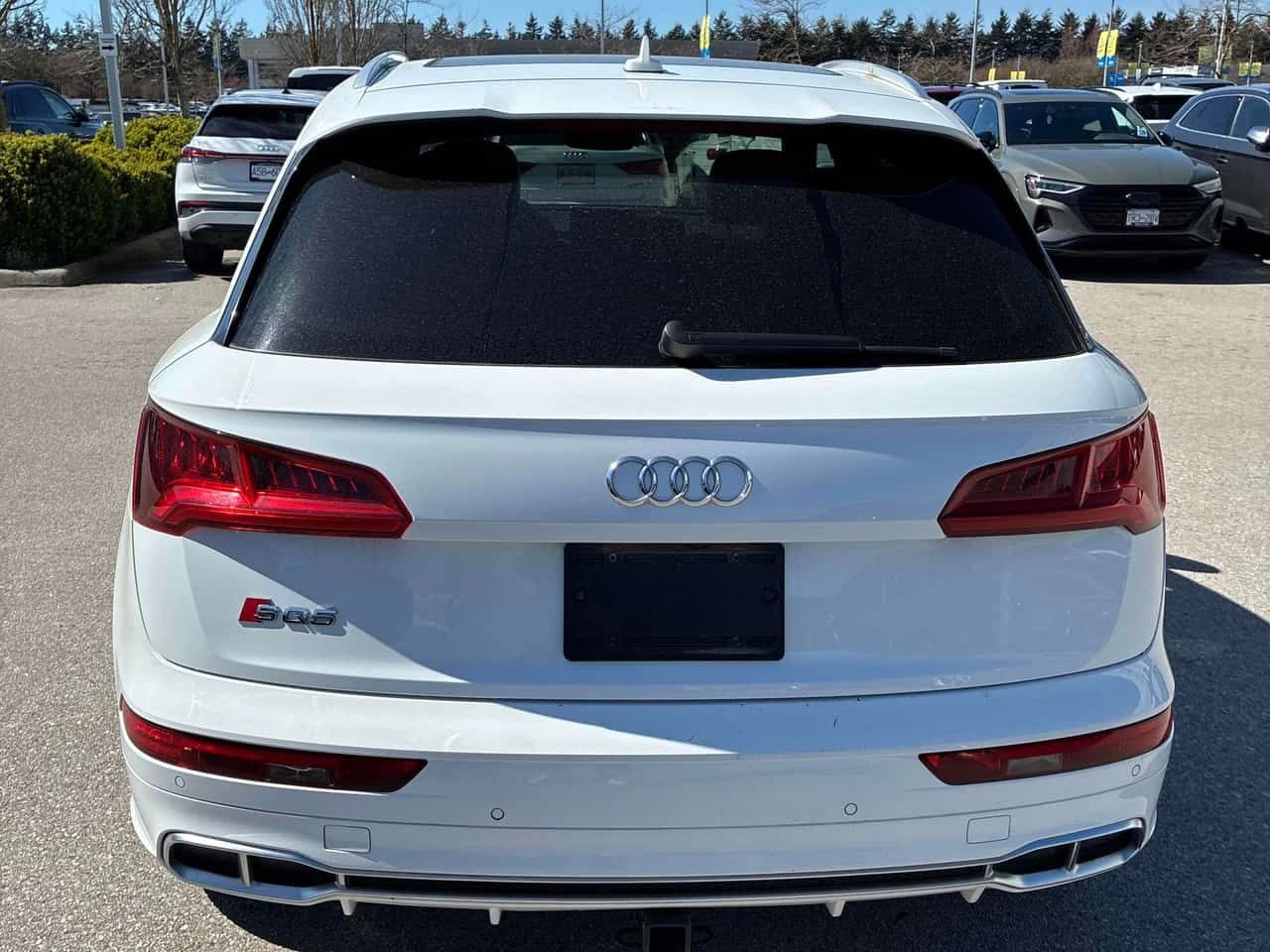 Audi SQ5 Technik/360/B&O/LED/КЛИП НА МОТОРА , снимка 15 - Автомобили и джипове - 54156967