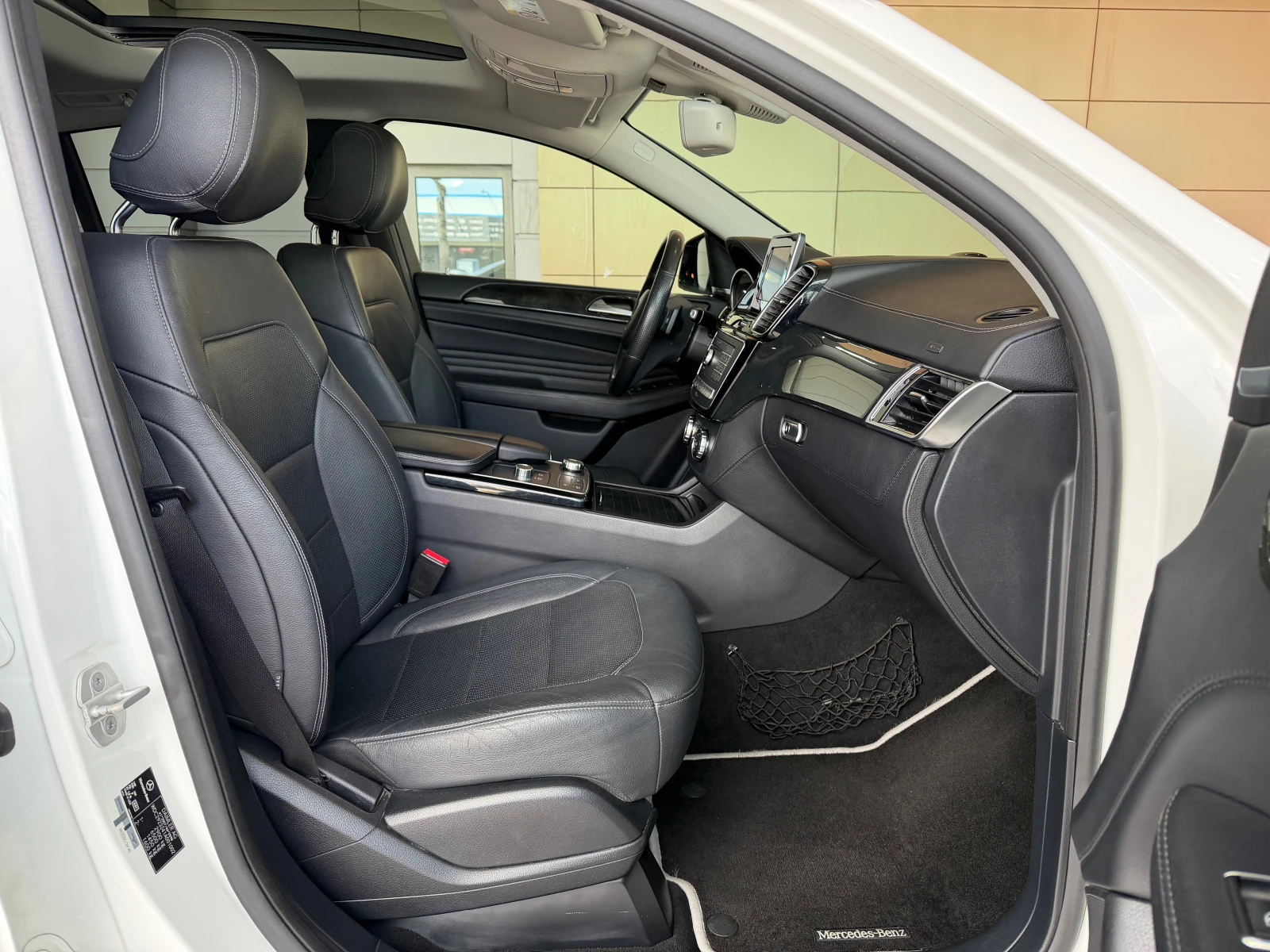 Mercedes-Benz GLE 350 AMG #ОБДУХ#ПАНОРАМА#Kaмери360#КeyLess#МЪРТВА ЗОНА#, снимка 11 - Автомобили и джипове - 54161486