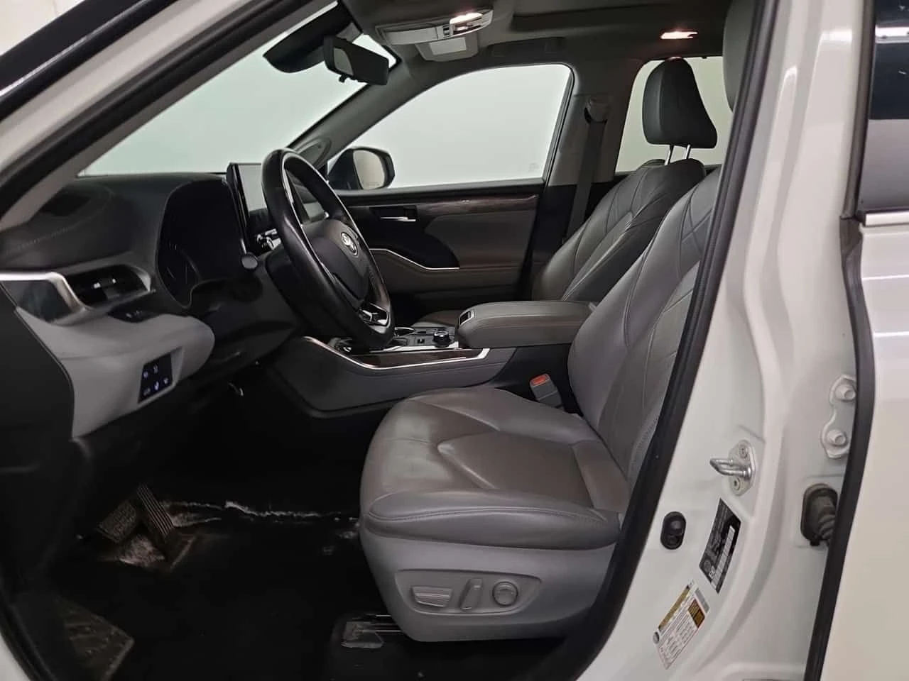 Toyota Highlander LIMITED| 360| HUD| PANO| ОБДУХ| 2 КЛЮЧА| 7 МЕСТА, снимка 5 - Автомобили и джипове - 54838735
