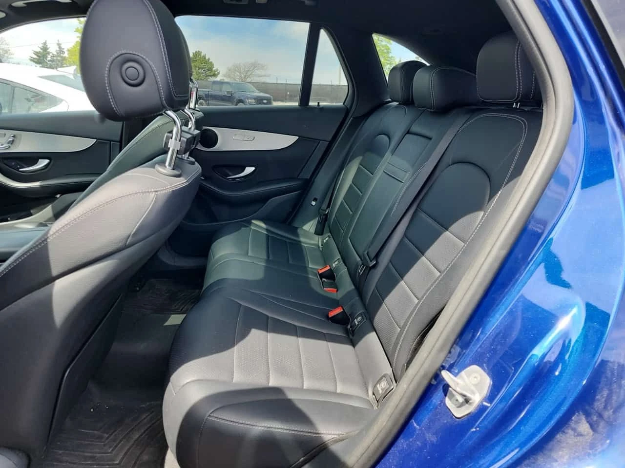 Mercedes-Benz GLC 300 CARFAX/ПАНОРАМА/ПОДГРЕВ/НАВИ/ПАМЕТ, снимка 13 - Автомобили и джипове - 55017573