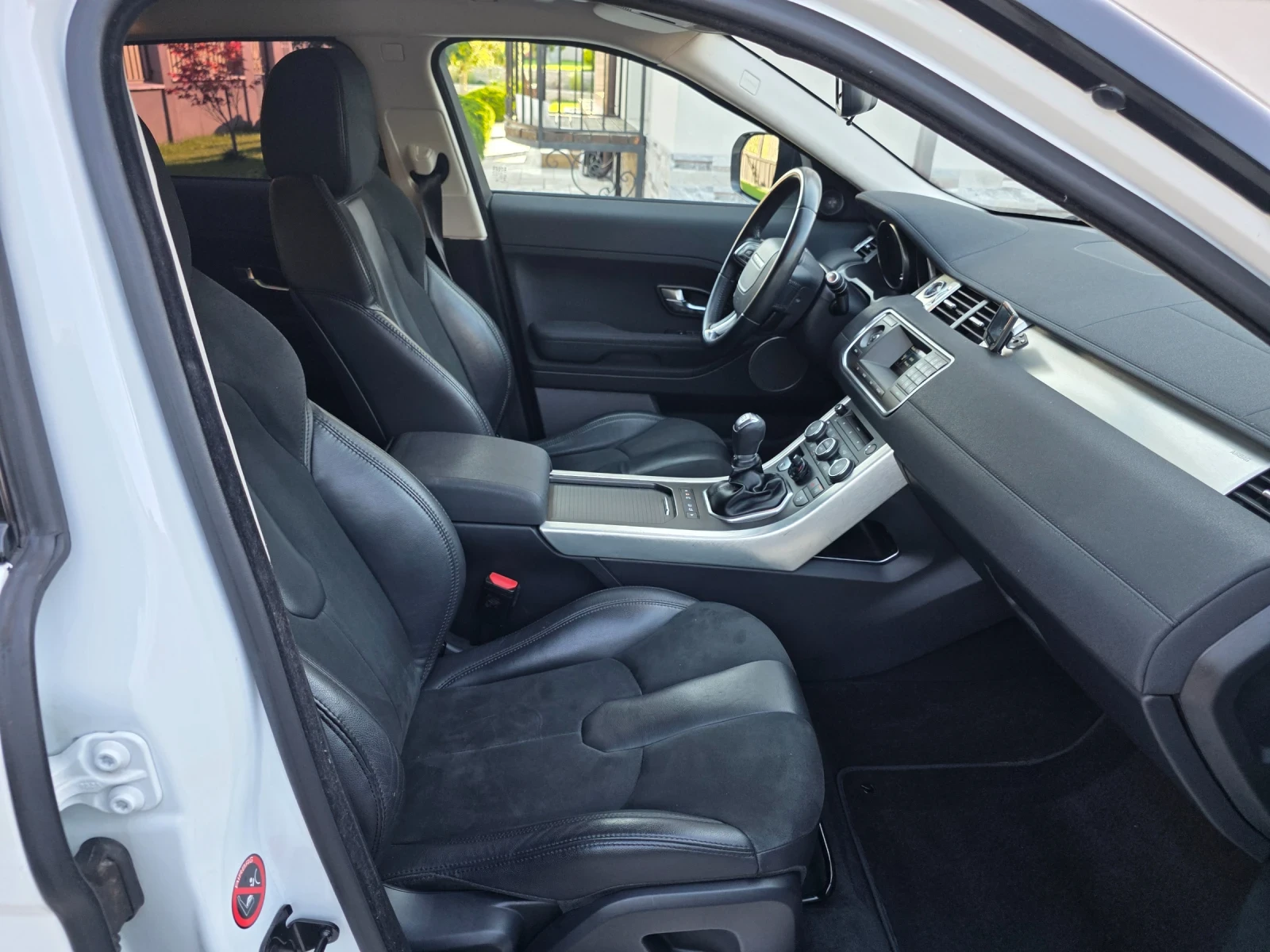 Land Rover Range Rover Evoque 2.2 TD4  4WD, снимка 12 - Автомобили и джипове - 55476583