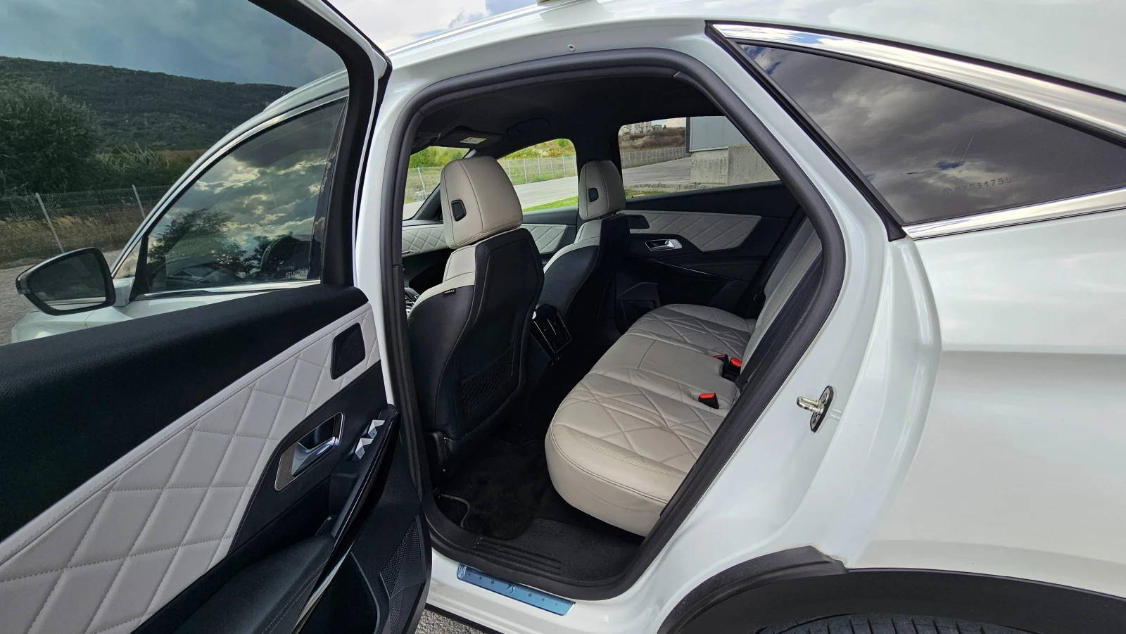 Citroen DS 7 Crossback 1.5HDI Avtomatik RIVOLI, снимка 9 - Автомобили и джипове - 55946038
