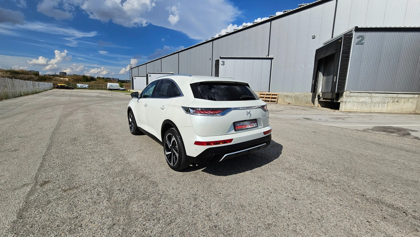 Citroen DS 7 Crossback 1.5HDI Avtomatik RIVOLI, снимка 2 - Автомобили и джипове - 55946038