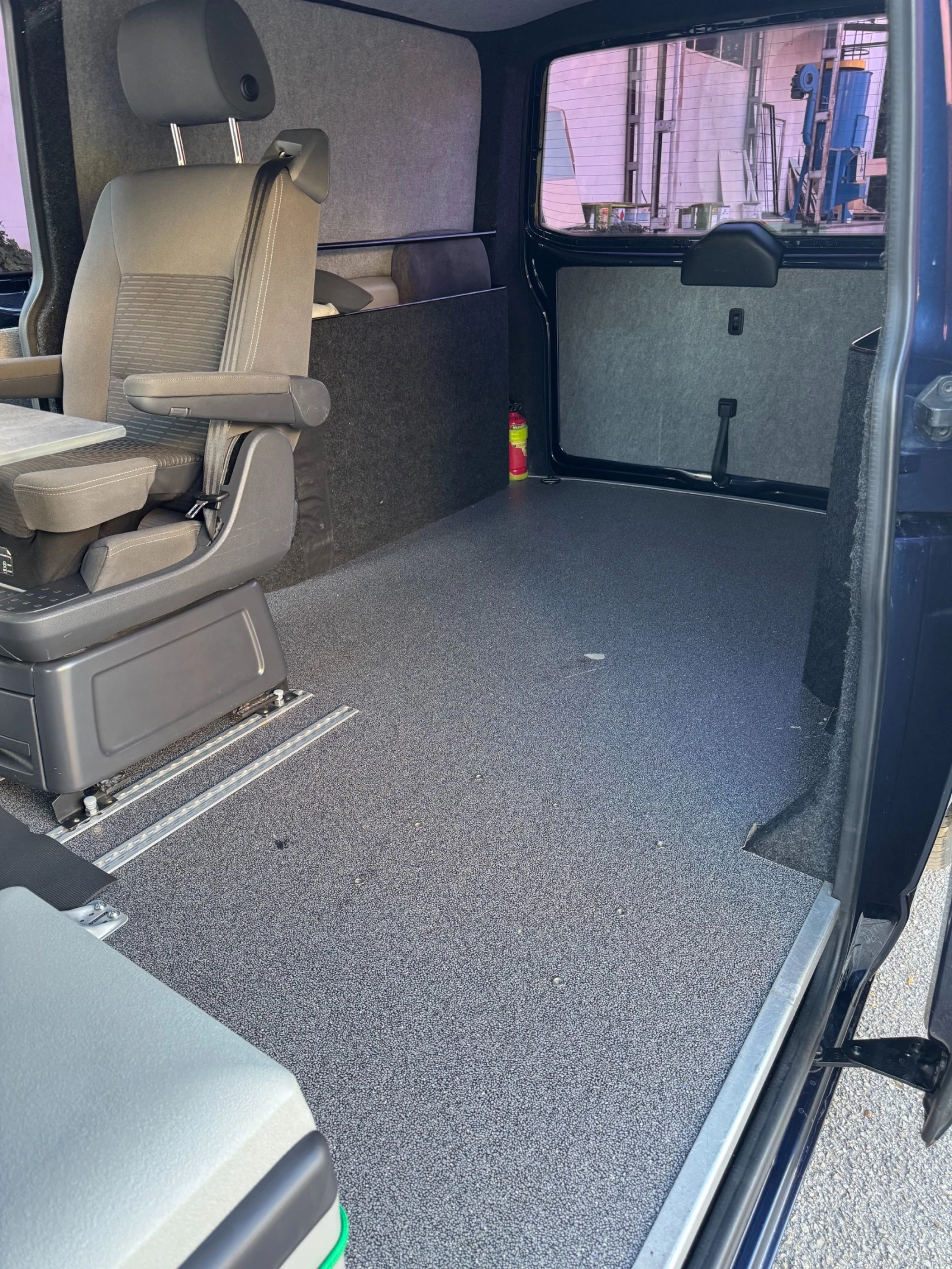 VW Transporter Highline Facelift, снимка 13 - Бусове и автобуси - 56126507