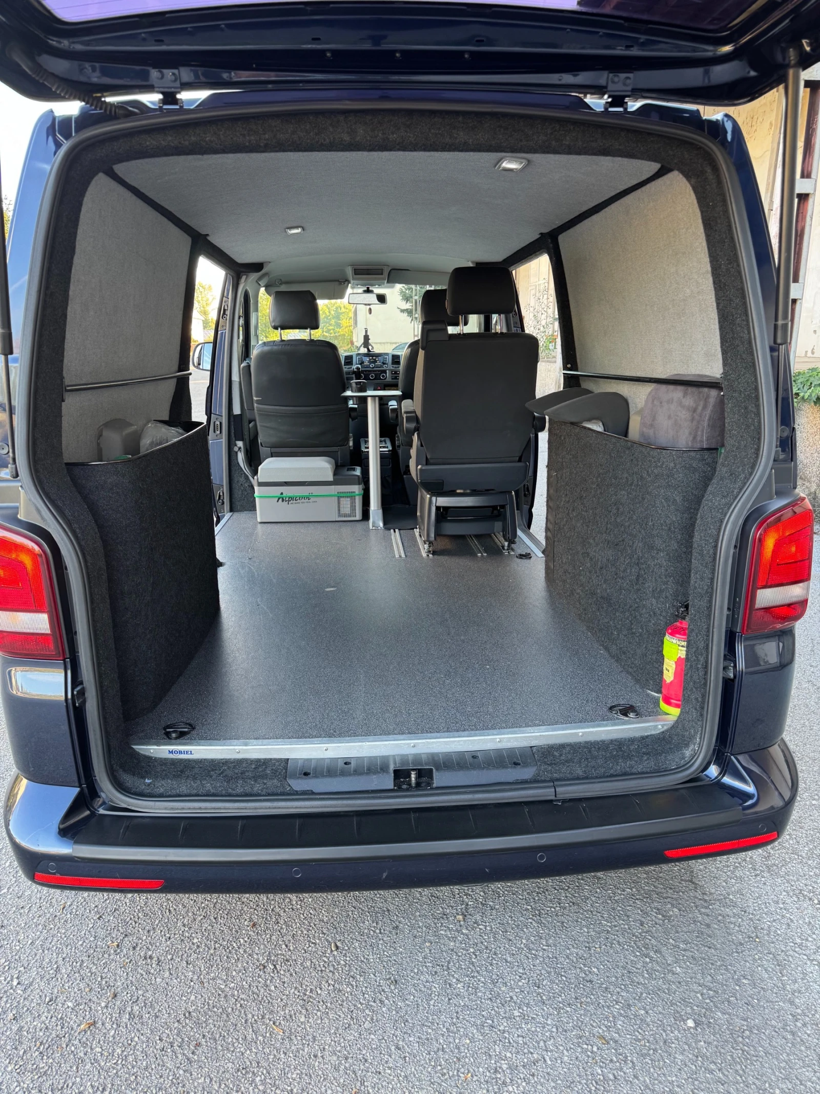 VW Transporter Highline Facelift, снимка 14 - Бусове и автобуси - 56126507