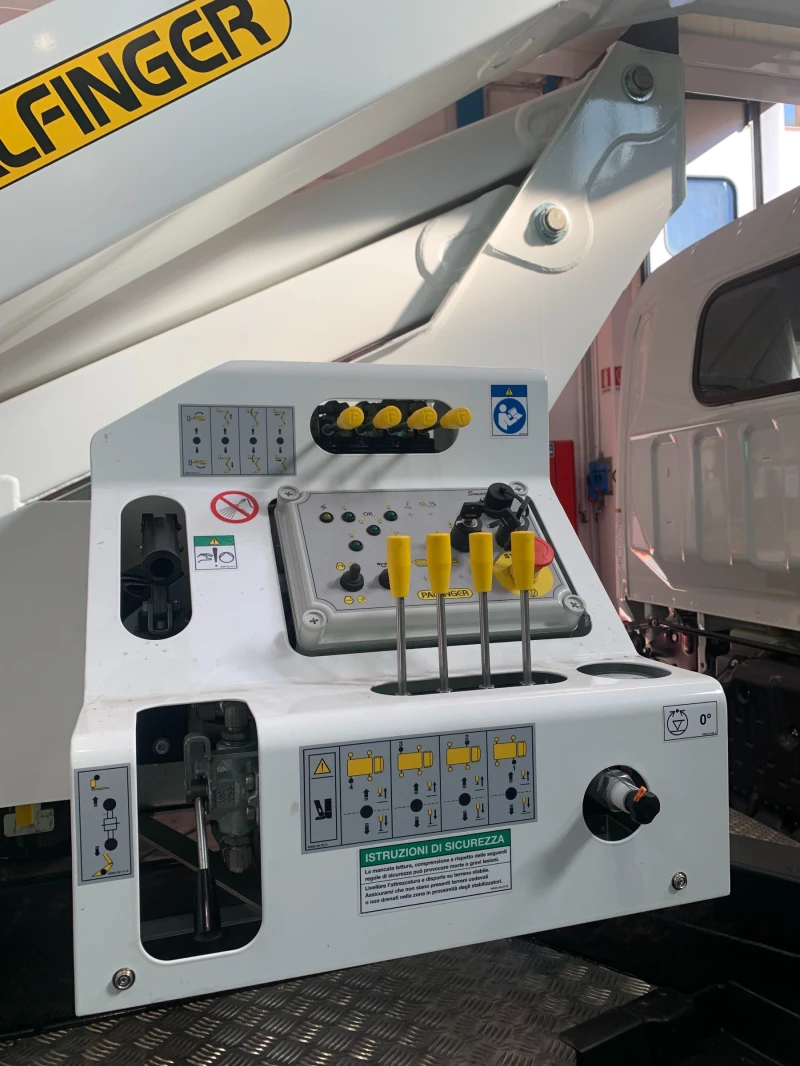 Автовишка Друга марка Palfinger P160A, снимка 4 - Индустриална техника - 52836322