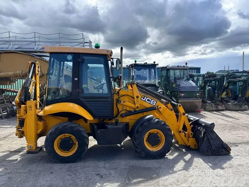 Багер JCB 2CX, снимка 1 - Индустриална техника - 48903713