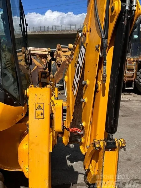 Багер JCB 2CX, снимка 3 - Индустриална техника - 48903713