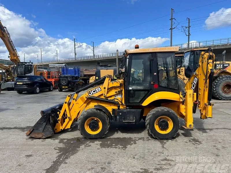 Багер JCB 2CX, снимка 2 - Индустриална техника - 48903713