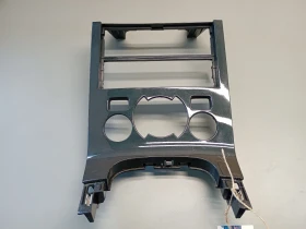 Централна конзола Пежо 5008 1.6т (ч)