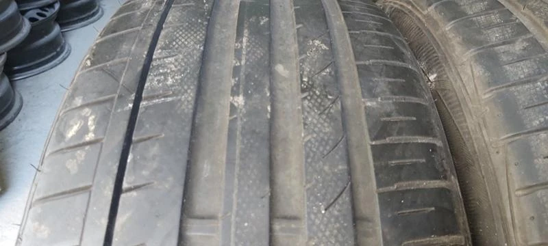 Гуми Летни 225/45R19, снимка 3 - Гуми и джанти - 32902316