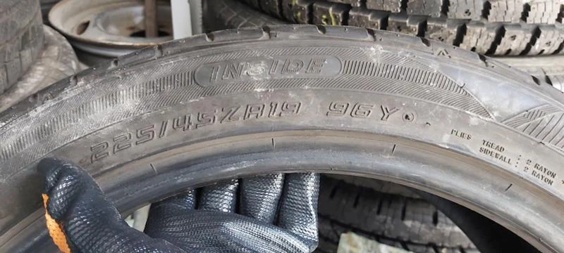 Гуми Летни 225/45R19, снимка 7 - Гуми и джанти - 32902316