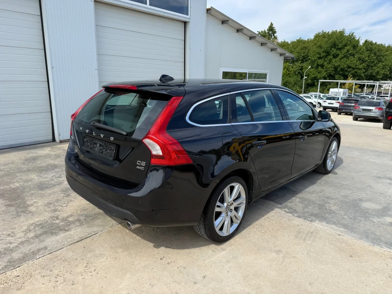 Volvo V60 2.4d D5* 4x4* Navi* Avtom* UNIKAT* , снимка 14 - Автомобили и джипове - 40596140