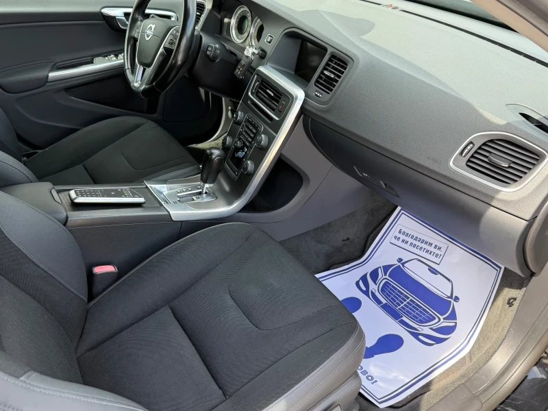 Volvo V60 2.4d D5* 4x4* Navi* Avtom* UNIKAT* , снимка 16 - Автомобили и джипове - 40596140
