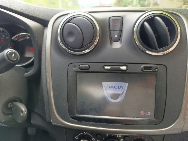Dacia Sandero, снимка 14 - Автомобили и джипове - 46147829