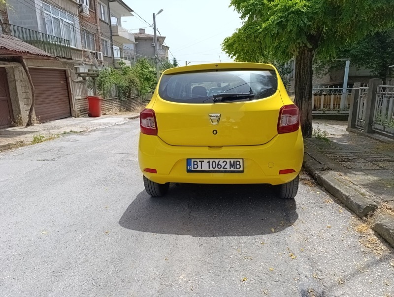 Dacia Sandero, снимка 4 - Автомобили и джипове - 46147829