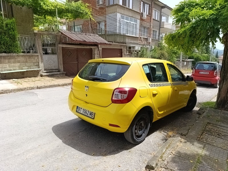 Dacia Sandero, снимка 2 - Автомобили и джипове - 46147829