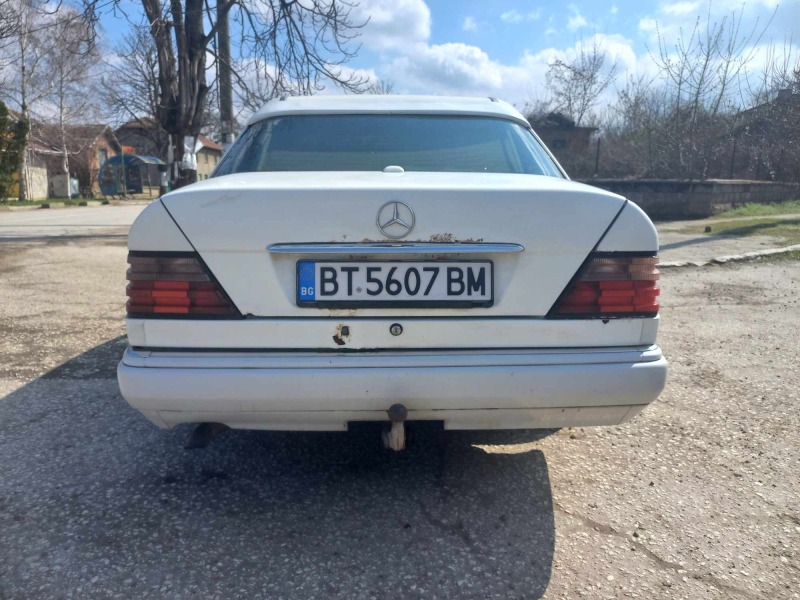 Mercedes-Benz 124 Е300Д, снимка 2 - Автомобили и джипове - 46217561