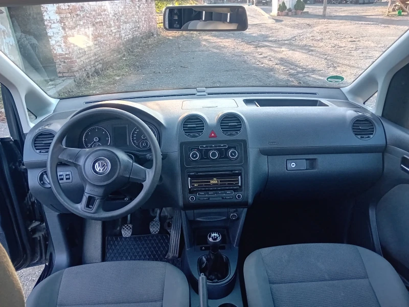 VW Caddy 1.6TDI, снимка 8 - Автомобили и джипове - 47542280