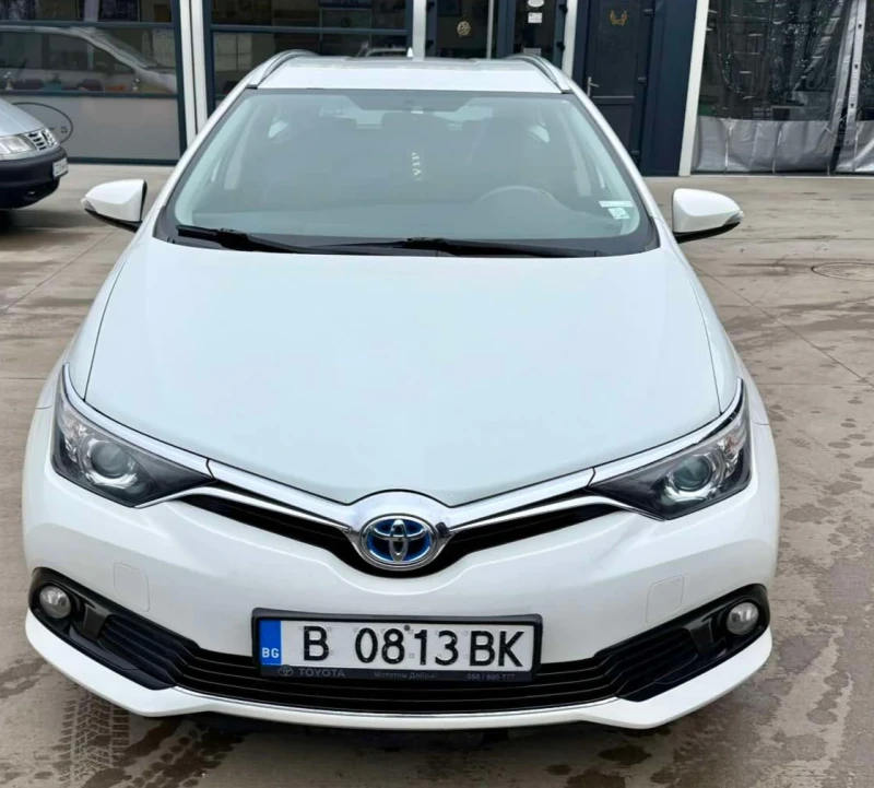 Toyota Auris Ts 1.8 Hybrid , снимка 2 - Автомобили и джипове - 48916907