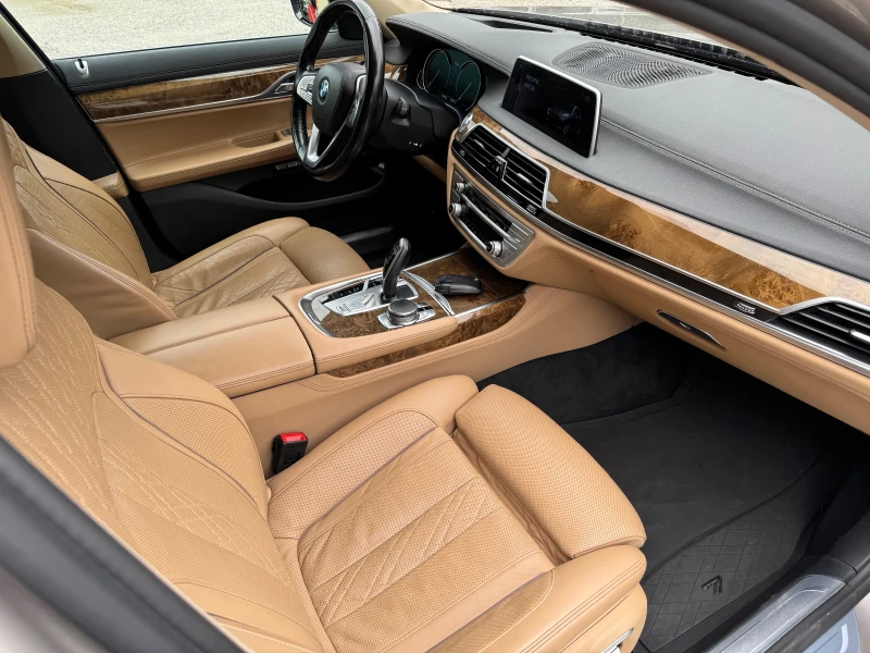 BMW 740 xDrive /ХЕД ЪП/СМАРТ КЛЮЧ/ВАКУУМ/FULL, снимка 8 - Автомобили и джипове - 50474598