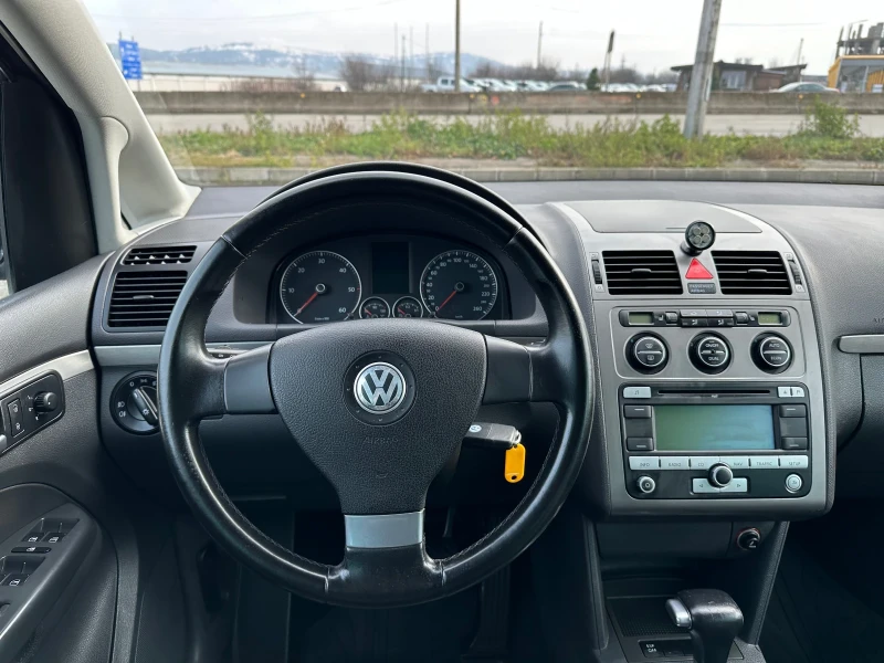 VW Touran 2.0TDI-170k DSG, снимка 15 - Автомобили и джипове - 52729763