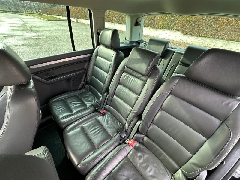 VW Touran 2.0TDI-170k DSG, снимка 13 - Автомобили и джипове - 52729763