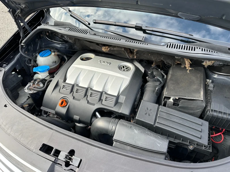 VW Touran 2.0TDI-170k DSG, снимка 17 - Автомобили и джипове - 52729763