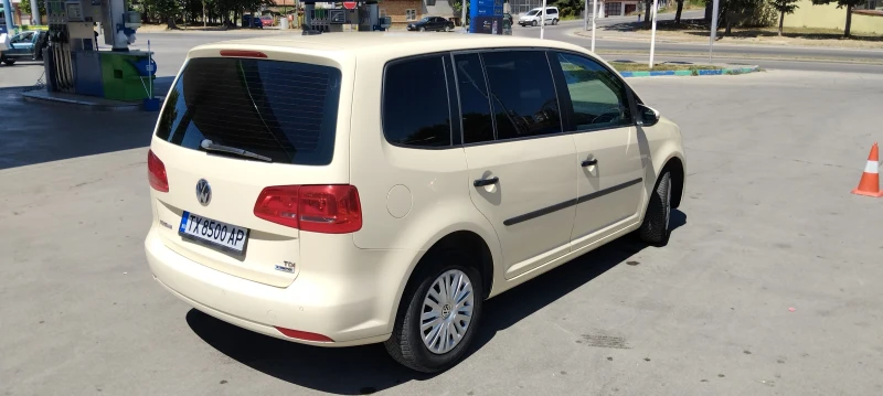 VW Touran 2.0 TDI 6+ 1, снимка 3 - Автомобили и джипове - 51796404
