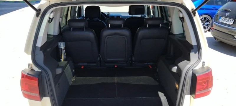 VW Touran 2.0 TDI 6+ 1, снимка 6 - Автомобили и джипове - 51796404