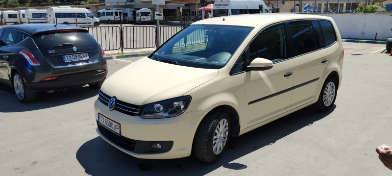VW Touran 2.0 TDI 6+ 1, снимка 2 - Автомобили и джипове - 51796404