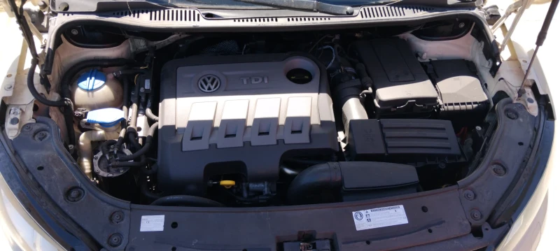 VW Touran 2.0 TDI 6+ 1, снимка 7 - Автомобили и джипове - 51796404