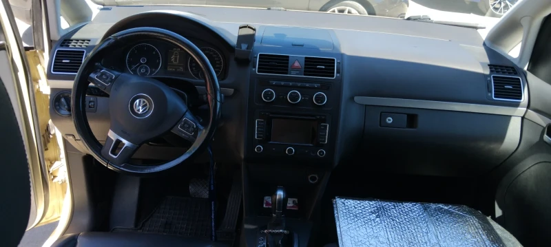 VW Touran 2.0 TDI 6+ 1, снимка 5 - Автомобили и джипове - 51796404