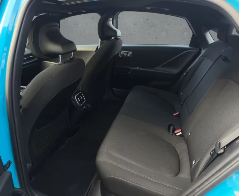 Hyundai Ioniq 6 77kWh* Dynamiq* 2WD* LED, снимка 5 - Автомобили и джипове - 52329720