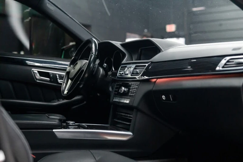 Mercedes-Benz E 400 * АВТО КРЕДИТ* ЦЕНА ДО БГ * СЕРВИЗНА ИСТОРИЯ * , снимка 10 - Автомобили и джипове - 52594706