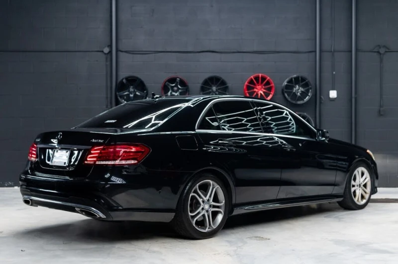 Mercedes-Benz E 400 * АВТО КРЕДИТ* ЦЕНА ДО БГ * СЕРВИЗНА ИСТОРИЯ * , снимка 8 - Автомобили и джипове - 52594706