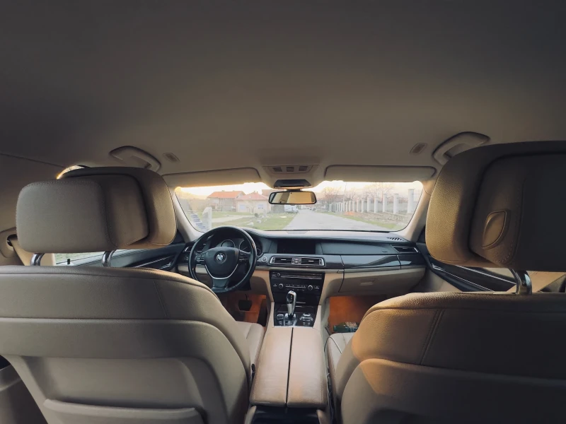 BMW 740, снимка 2 - Автомобили и джипове - 52725495